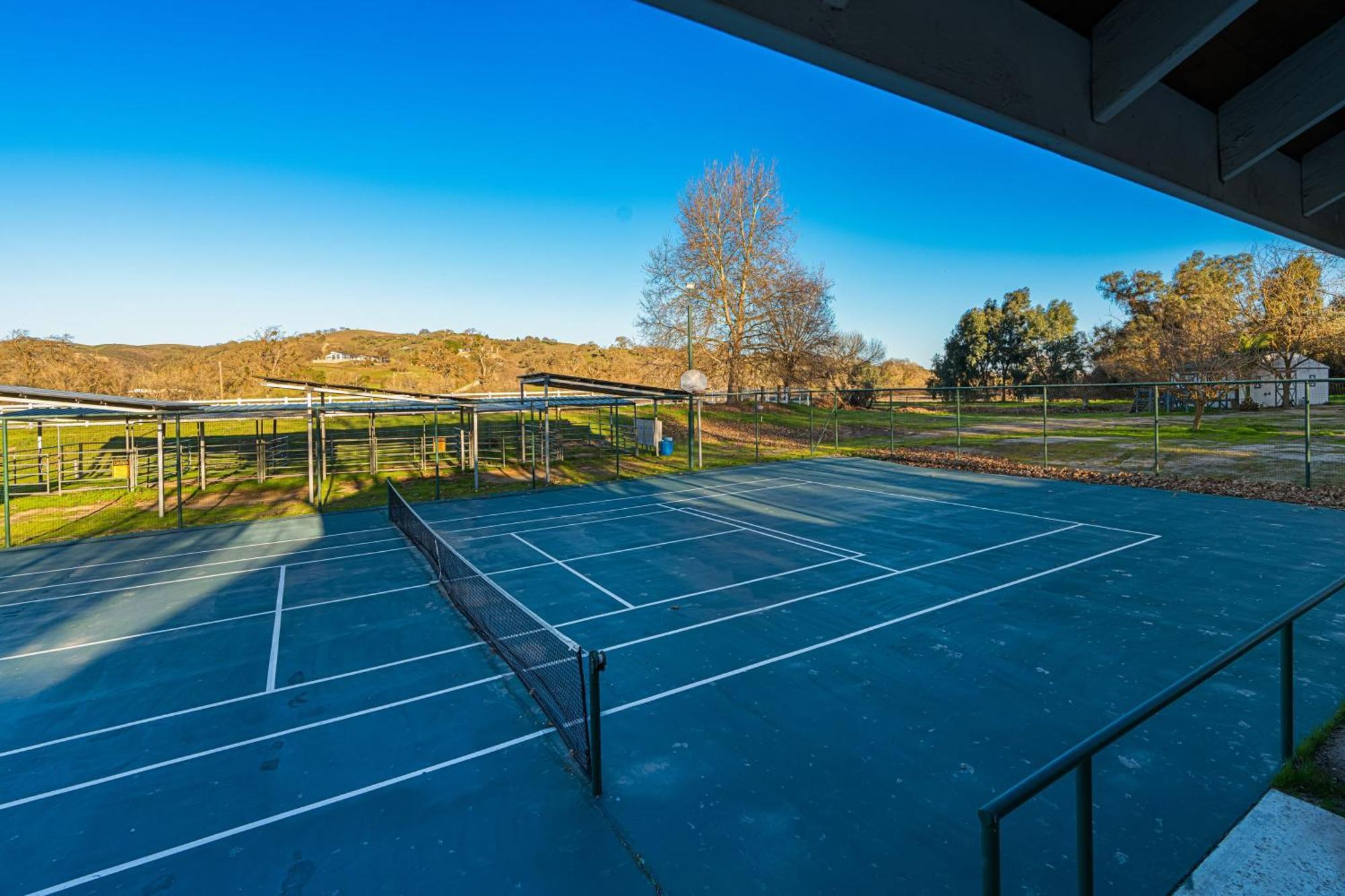 Victorian Manor In Paso Robles Wine Country Pool Hot Tub Firepit Tennis Court Sleeps 28 Экстерьер фото