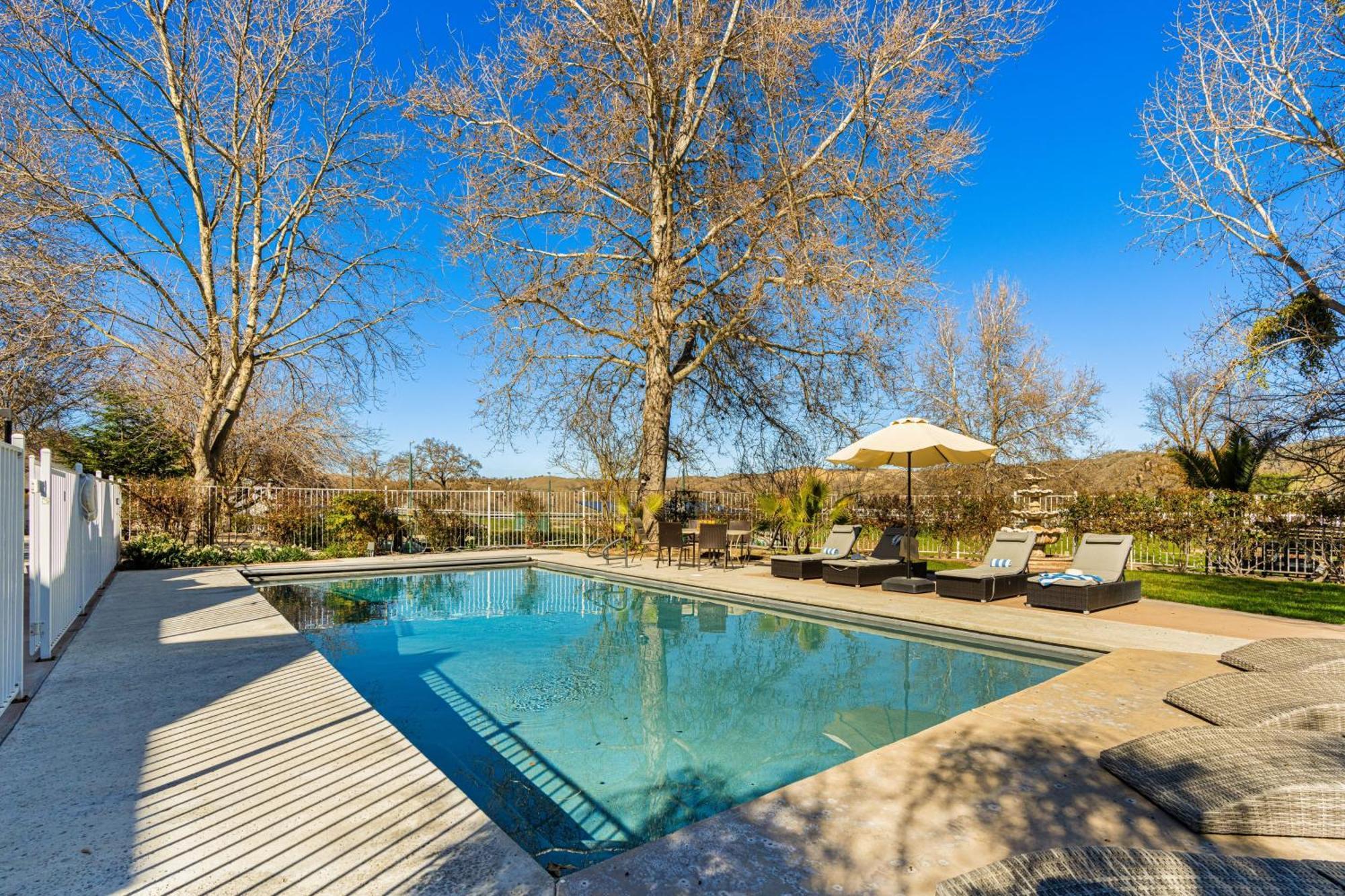 Victorian Manor In Paso Robles Wine Country Pool Hot Tub Firepit Tennis Court Sleeps 28 Экстерьер фото